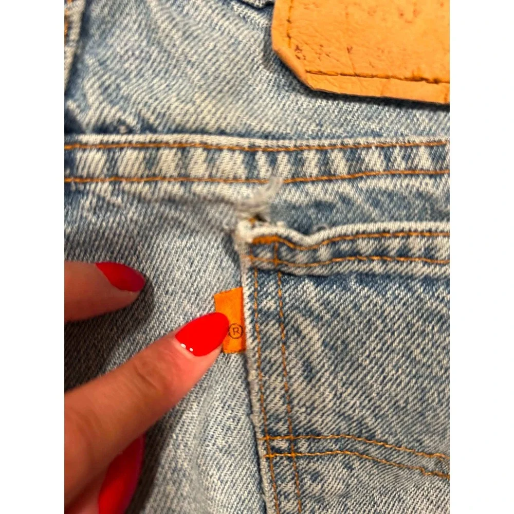 Vintage Levis 560 Orange Tab Loose Fit Tapered Leg Light Wash Jeans 36x30